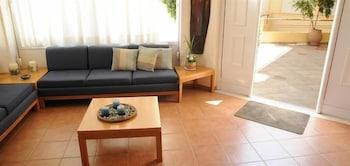 Aparthotel Veronica Kato Daratso