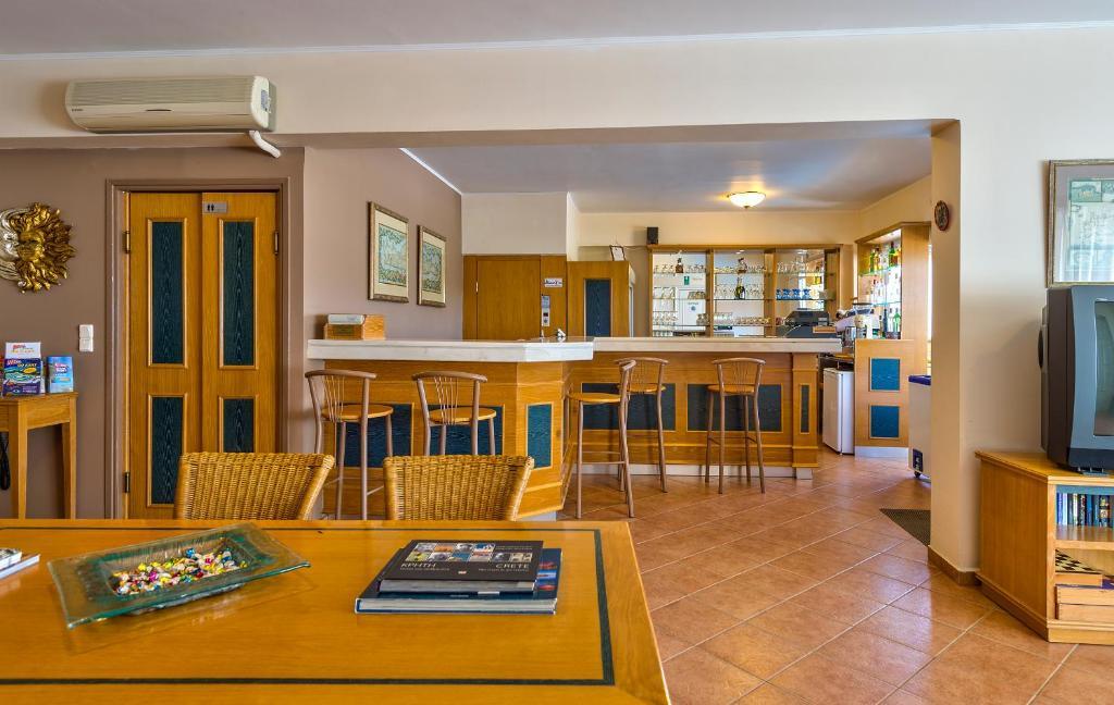 Veronica Aparthotel 3*
